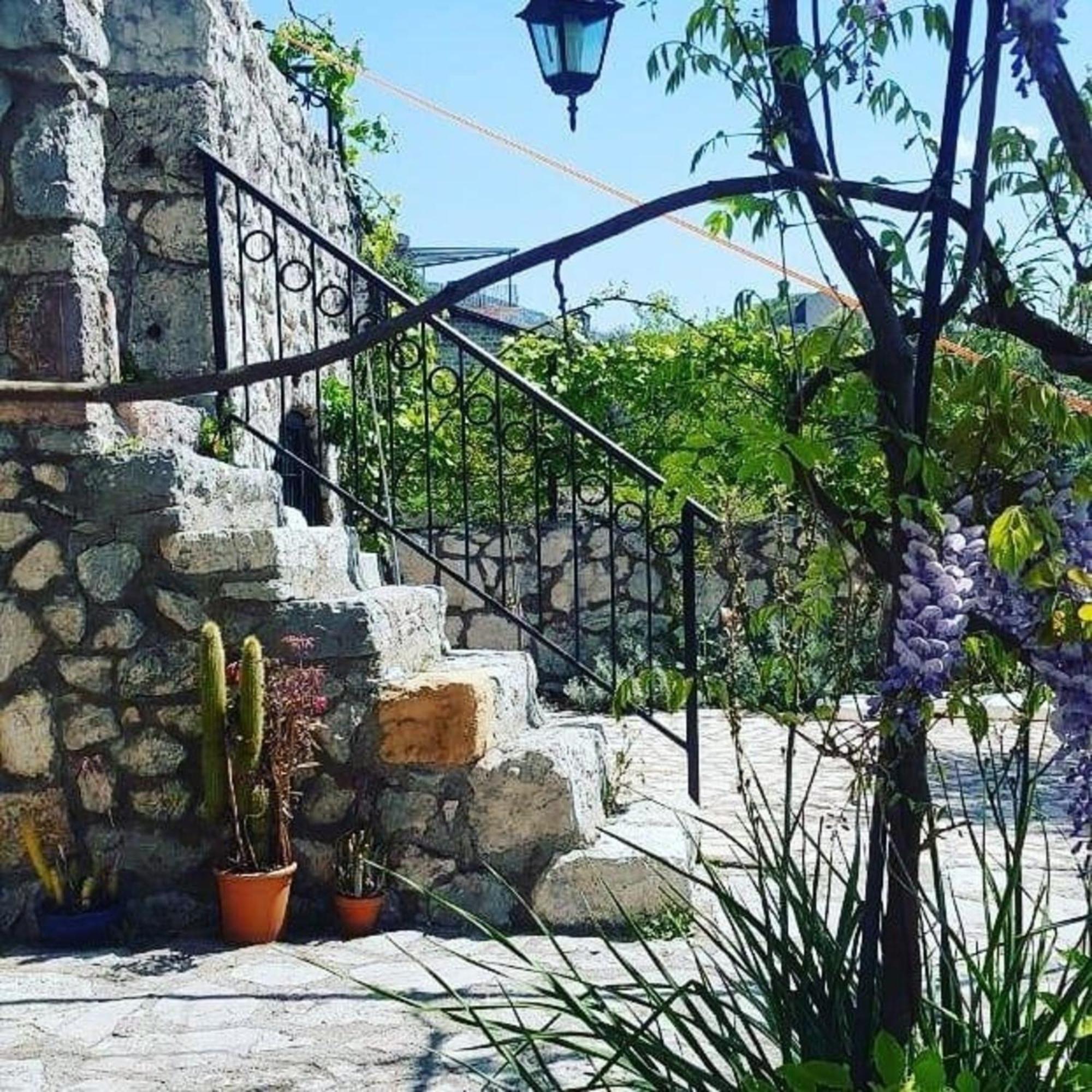 Steinhaus Mimi 1 Ferienhaus Budva