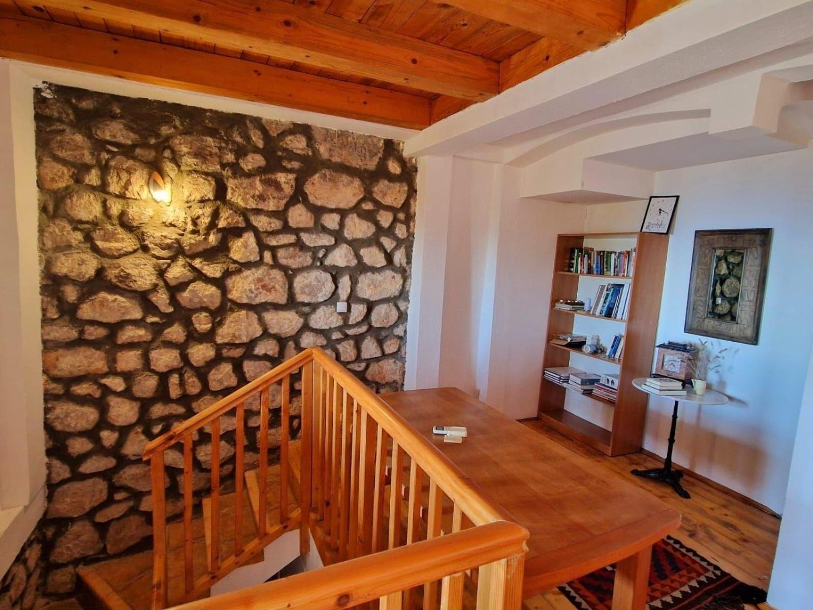 Steinhaus Mimi 1 Budva